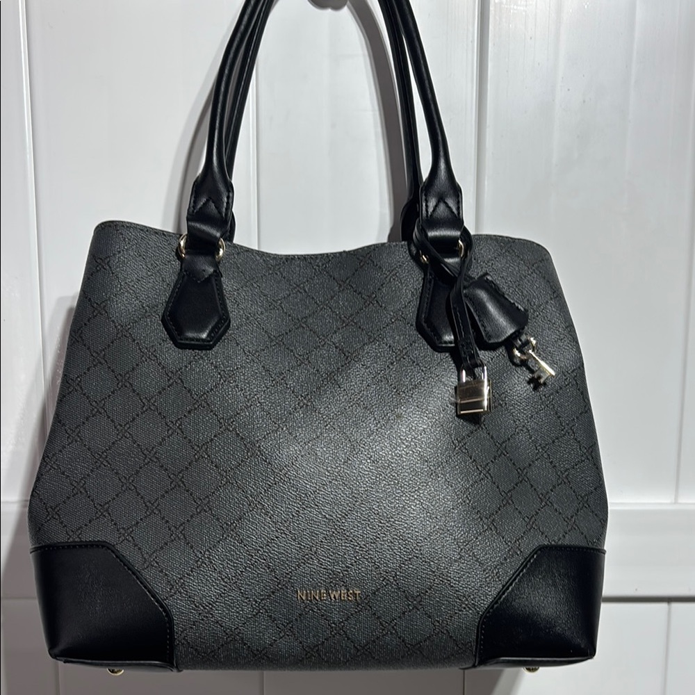 Nine West Brooklyn Jet Set grey/black shoulder bag